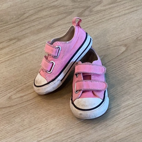 Converse Pink Velcro Canvas Sneakers - Picture 1 of 4